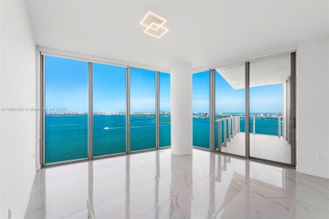 Condominio en alquiler en Miami, Florida, 3 dormitorios, 173.54 m2 № 1954342 - foto 6