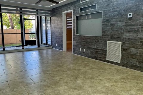 Condominio en venta en Coral Springs, Florida, 2 dormitorios, 99.22 m2 № 1851938 - foto 2