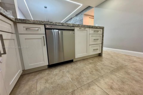Condominio en venta en Coral Springs, Florida, 2 dormitorios, 99.22 m2 № 1851938 - foto 16
