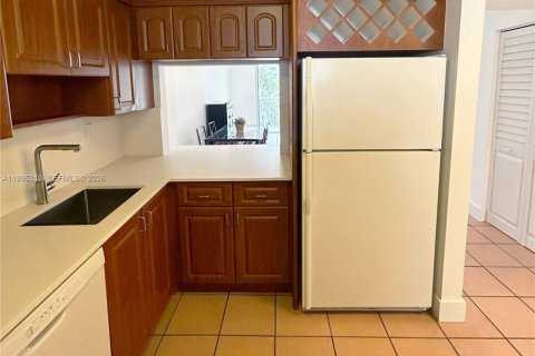 Copropriété à louer à Miami Beach, Floride: 1 chambre, 69.86 m2 № 2062946 - photo 7