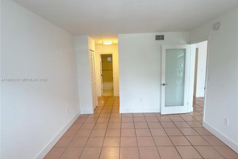 Copropriété à louer à Miami Beach, Floride: 1 chambre, 69.86 m2 № 2062946 - photo 14