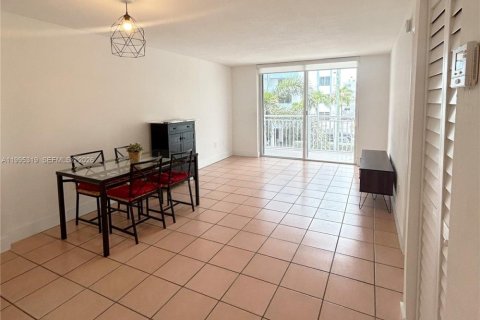 Copropriété à louer à Miami Beach, Floride: 1 chambre, 69.86 m2 № 2062946 - photo 9