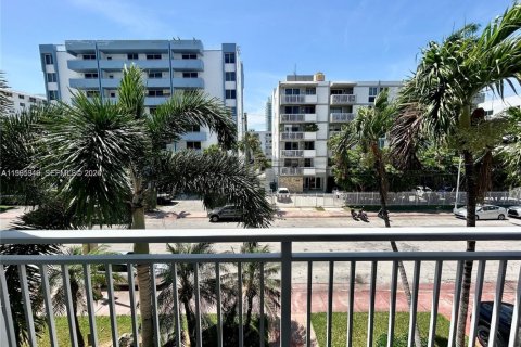 Copropriété à louer à Miami Beach, Floride: 1 chambre, 69.86 m2 № 2062946 - photo 23