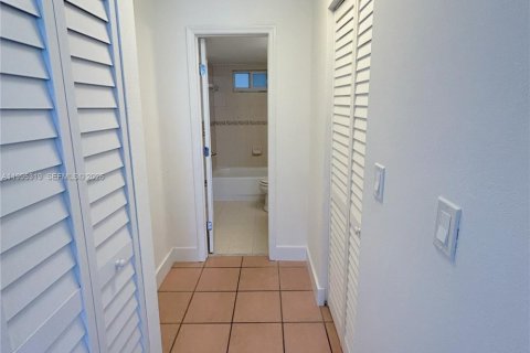 Copropriété à louer à Miami Beach, Floride: 1 chambre, 69.86 m2 № 2062946 - photo 15