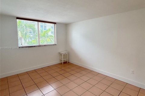 Copropriété à louer à Miami Beach, Floride: 1 chambre, 69.86 m2 № 2062946 - photo 13