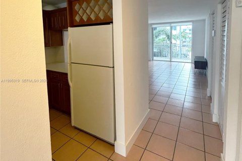 Copropriété à louer à Miami Beach, Floride: 1 chambre, 69.86 m2 № 2062946 - photo 4