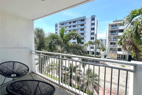 Condo à Miami Beach, Floride, 1 chambre  № 2062946