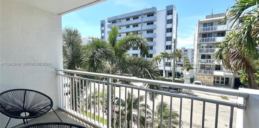 Condo à Miami Beach, Floride, 1 chambre  № 2062946