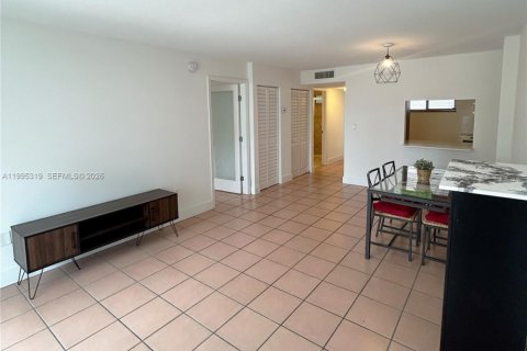 Copropriété à louer à Miami Beach, Floride: 1 chambre, 69.86 m2 № 2062946 - photo 12