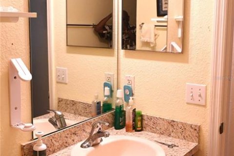House in Kissimmee, Florida 3 bedrooms, 130.43 sq.m. № 1521223 - photo 19