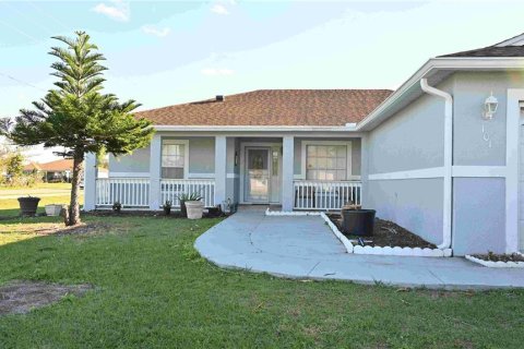 House in Kissimmee, Florida 3 bedrooms, 130.43 sq.m. № 1521223 - photo 2