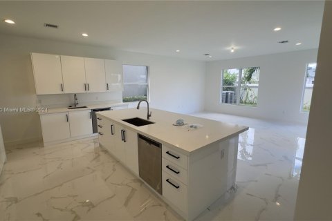 Villa ou maison à vendre à Dania Beach, Floride: 5 chambres № 1985471 - photo 27