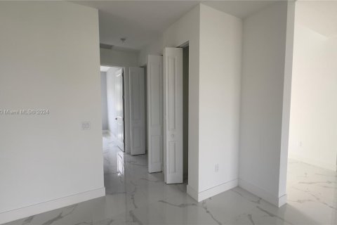 Villa ou maison à vendre à Dania Beach, Floride: 5 chambres № 1985471 - photo 18