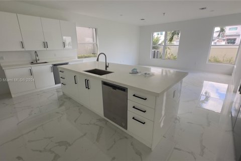 Villa ou maison à vendre à Dania Beach, Floride: 5 chambres № 1985471 - photo 21