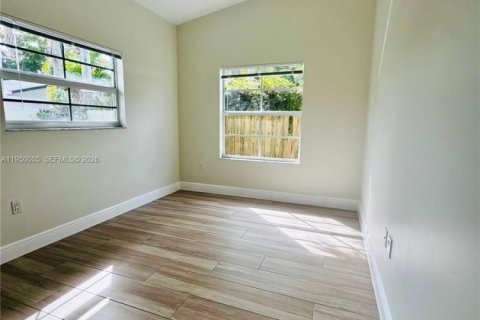 Villa ou maison à louer à Fort Lauderdale, Floride: 2 chambres, 83.61 m2 № 2006734 - photo 9