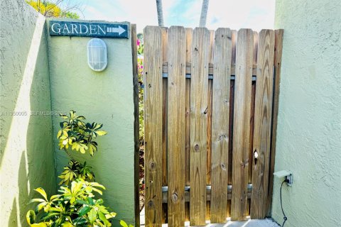 Villa ou maison à louer à Fort Lauderdale, Floride: 2 chambres, 83.61 m2 № 2006734 - photo 11