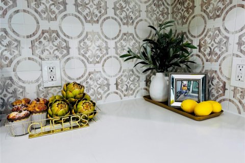 Villa ou maison à louer à Fort Lauderdale, Floride: 2 chambres, 83.61 m2 № 2006734 - photo 2