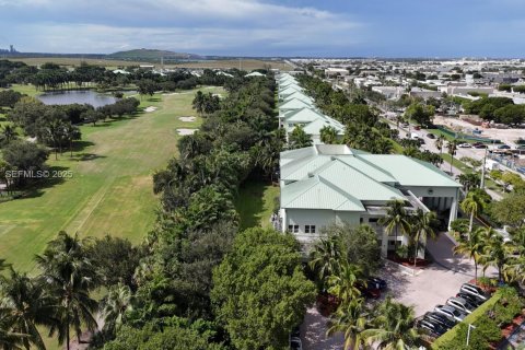 Купить кондоминиум в Дорал, Флорида 1 спальня, 65.5м2, № 1961740 - фото 21