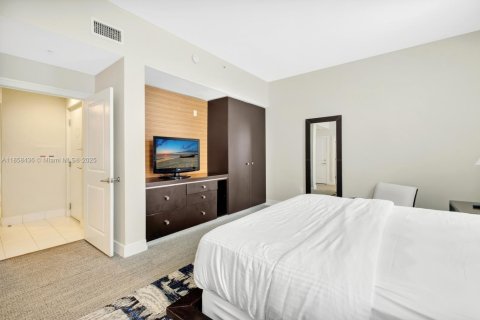 Condominio en venta en Doral, Florida, 1 dormitorio, 65.5 m2 № 1961740 - foto 5