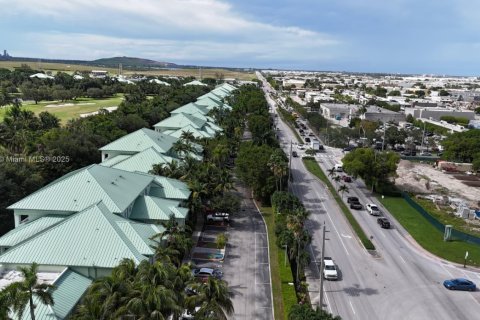 Condominio en venta en Doral, Florida, 1 dormitorio, 65.5 m2 № 1961740 - foto 14