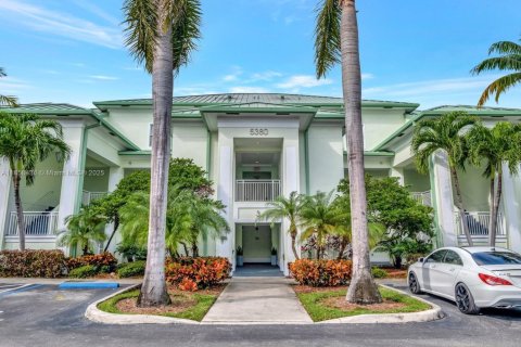 Condominio en venta en Doral, Florida, 1 dormitorio, 65.5 m2 № 1961740 - foto 1