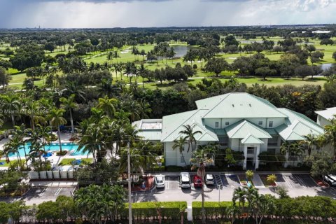 Condominio en venta en Doral, Florida, 1 dormitorio, 65.5 m2 № 1961740 - foto 11