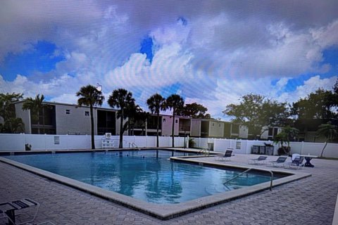 Condo à Pompano Beach, Floride, 2 chambres  № 2146859