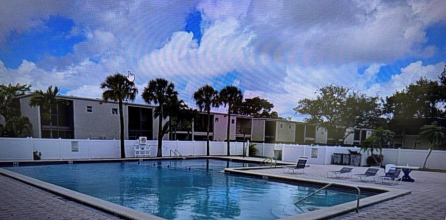 Condo à Pompano Beach, Floride, 2 chambres  № 2146859