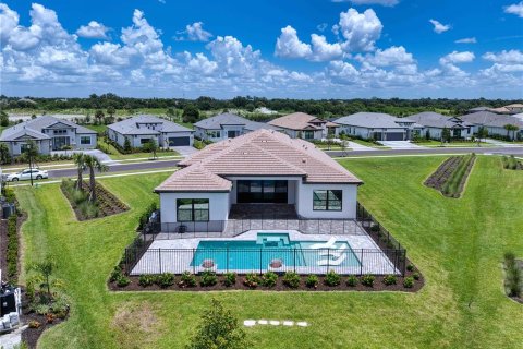 House in Sarasota, Florida 3 bedrooms, 276.48 sq.m. № 2221588 - photo 24