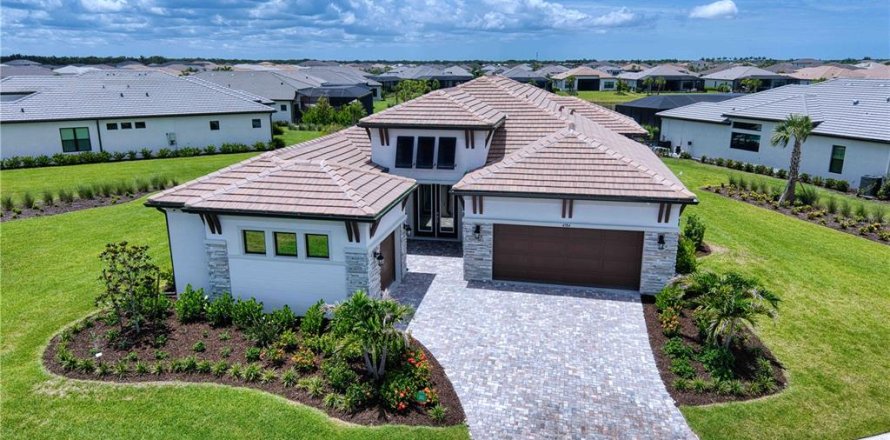 House in Sarasota, Florida 3 bedrooms, 276.48 sq.m. № 2221588