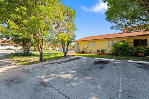 House in Homestead, Florida 3 bedrooms, 111.48 sq.m. № 2015115 - photo 3