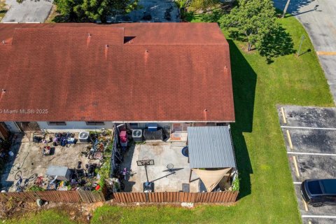 House in Homestead, Florida 3 bedrooms, 111.48 sq.m. № 2015115 - photo 29