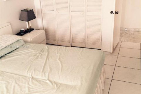 Condo in Miami, Florida  № 2000392 - photo 5