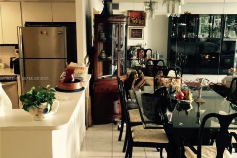 Condo in Miami, Florida  № 2000392 - photo 3