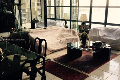 Condo in Miami, Florida  № 2000392 - photo 2