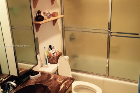 Condo in Miami, Florida  № 2000392 - photo 4