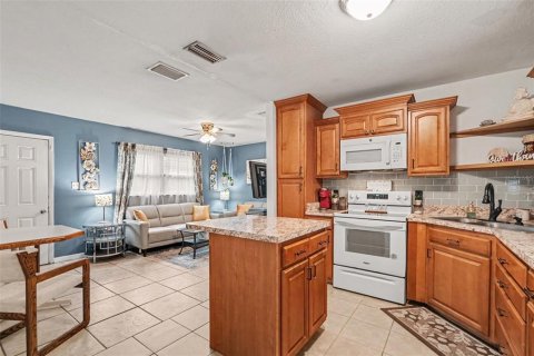 House in Brooksville, Florida 3 bedrooms, 79.71 sq.m. № 2338852 - photo 17