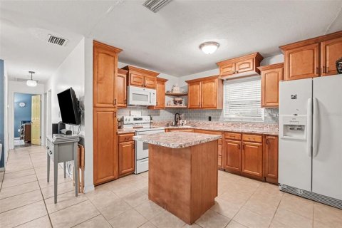 House in Brooksville, Florida 3 bedrooms, 79.71 sq.m. № 2338852 - photo 18