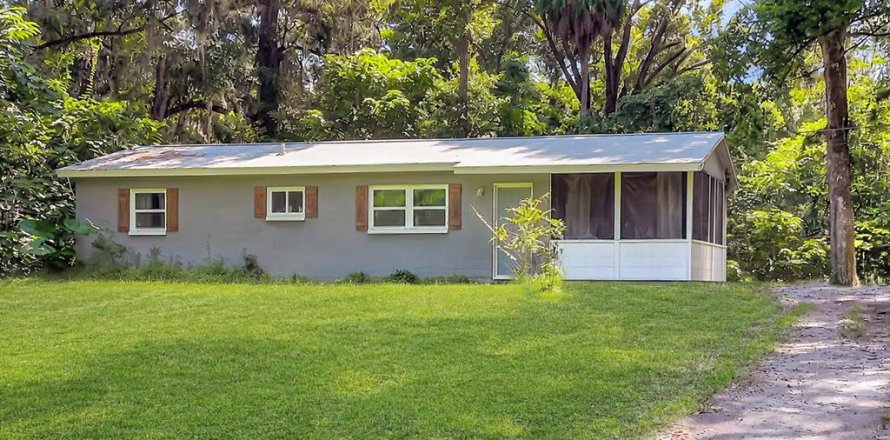 House in Brooksville, Florida 3 bedrooms, 79.71 sq.m. № 2338852