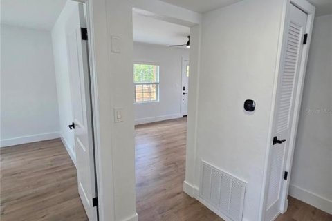 House in Saint Petersburg, Florida 2 bedrooms, 76.18 sq.m. № 2224745 - photo 17