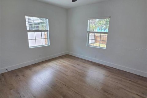 House in Saint Petersburg, Florida 2 bedrooms, 76.18 sq.m. № 2224745 - photo 15