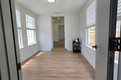 House in Saint Petersburg, Florida 2 bedrooms, 76.18 sq.m. № 2224745 - photo 19