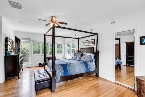 Купить виллу или дом в Майами-Бич, Флорида 3 спальни, 377.28м2, № 1991239 - фото 24