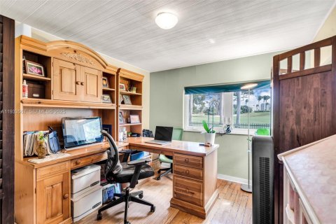 Купить виллу или дом в Майами-Бич, Флорида 3 спальни, 377.28м2, № 1991239 - фото 20