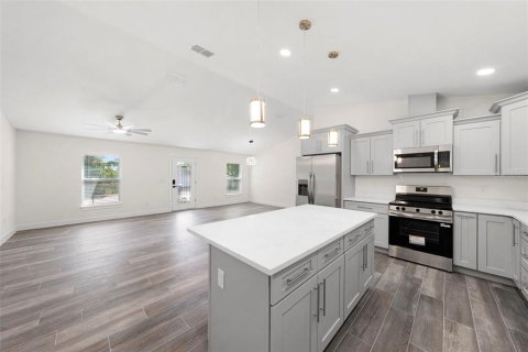 Casa en venta en Saint Petersburg, Florida, 4 dormitorios, 161.65 m2 № 2196563 - foto 6