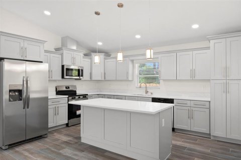 Casa en venta en Saint Petersburg, Florida, 4 dormitorios, 161.65 m2 № 2196563 - foto 7