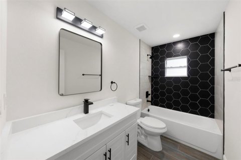 Casa en venta en Saint Petersburg, Florida, 4 dormitorios, 161.65 m2 № 2196563 - foto 13