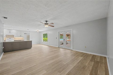 House in Lakeland, Florida 4 bedrooms, 245.73 sq.m. № 2201626 - photo 15
