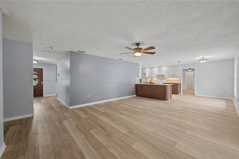 House in Lakeland, Florida 4 bedrooms, 245.73 sq.m. № 2201626 - photo 14