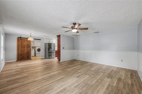 House in Lakeland, Florida 4 bedrooms, 245.73 sq.m. № 2201626 - photo 5